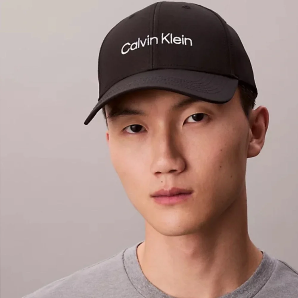 Calvin Klein Black Baseball Cap - Picture 1 of 7